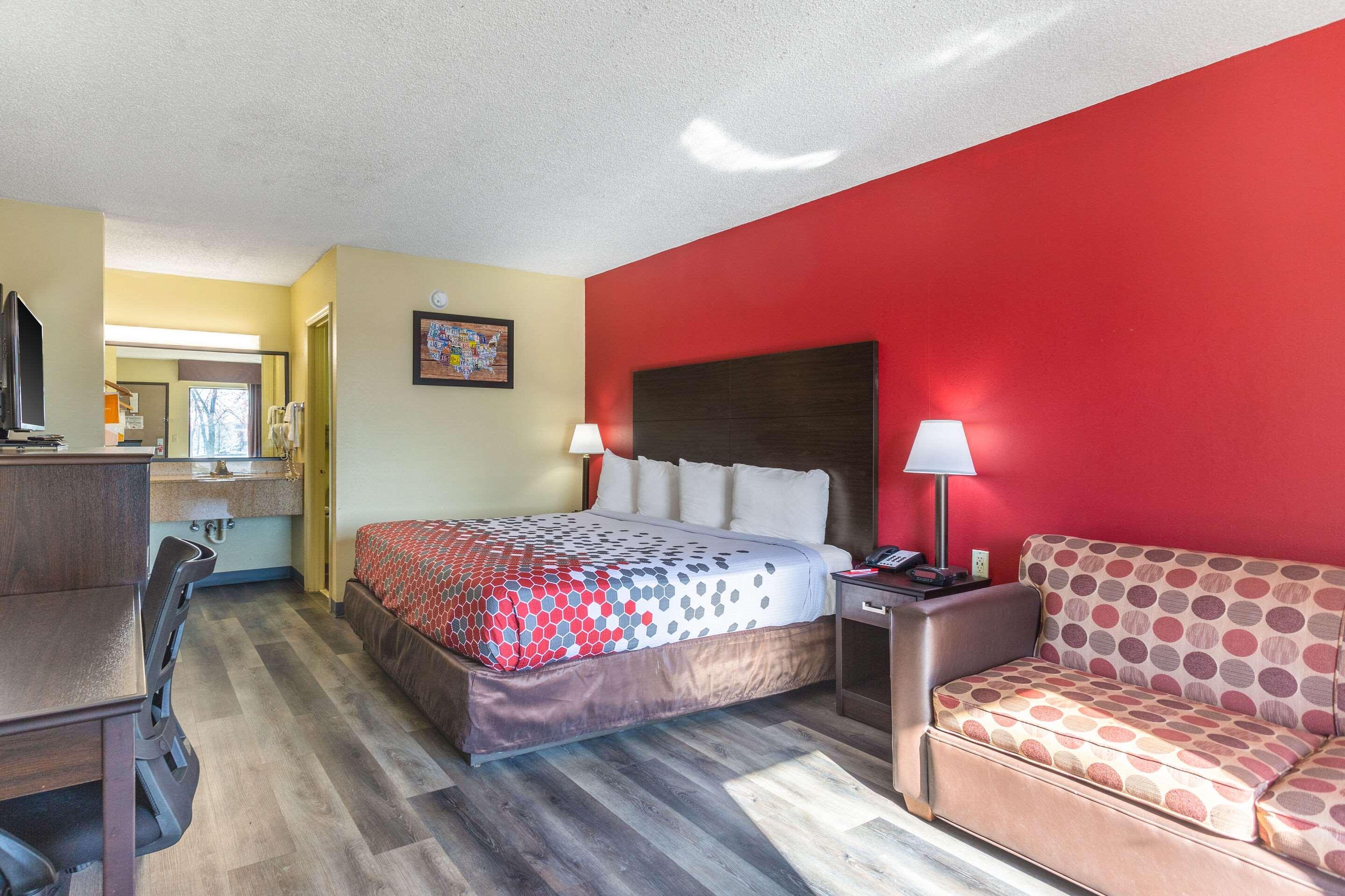 Econo Lodge & Suites Кларксвилл Экстерьер фото
