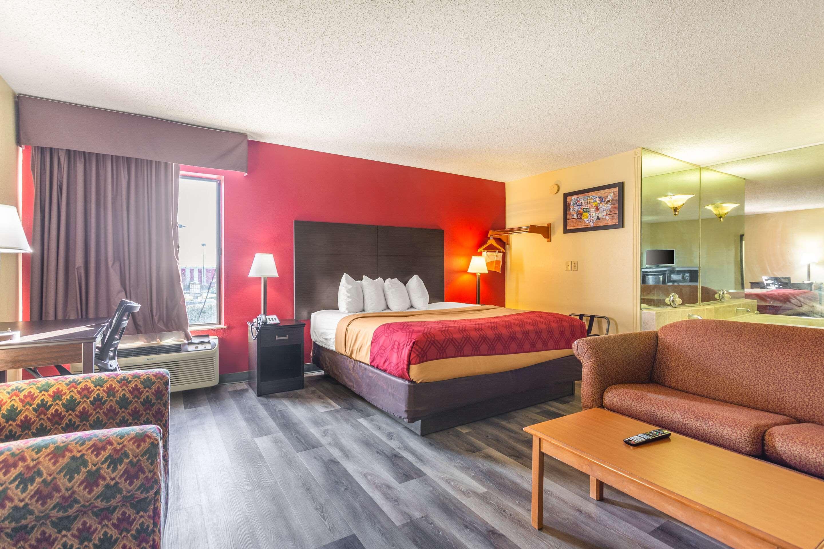 Econo Lodge & Suites Кларксвилл Экстерьер фото