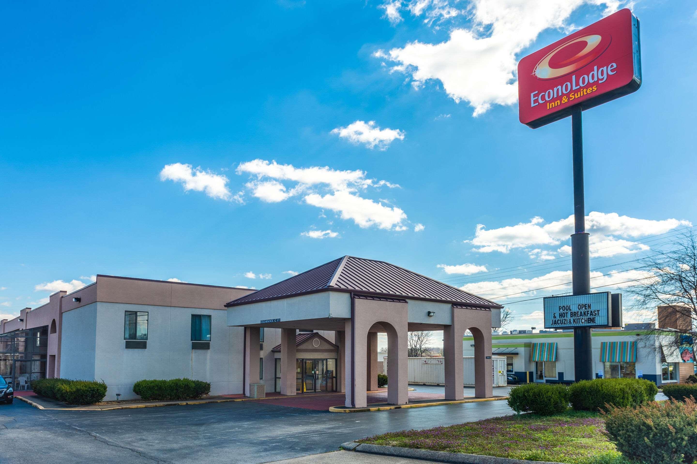 Econo Lodge & Suites Кларксвилл Экстерьер фото