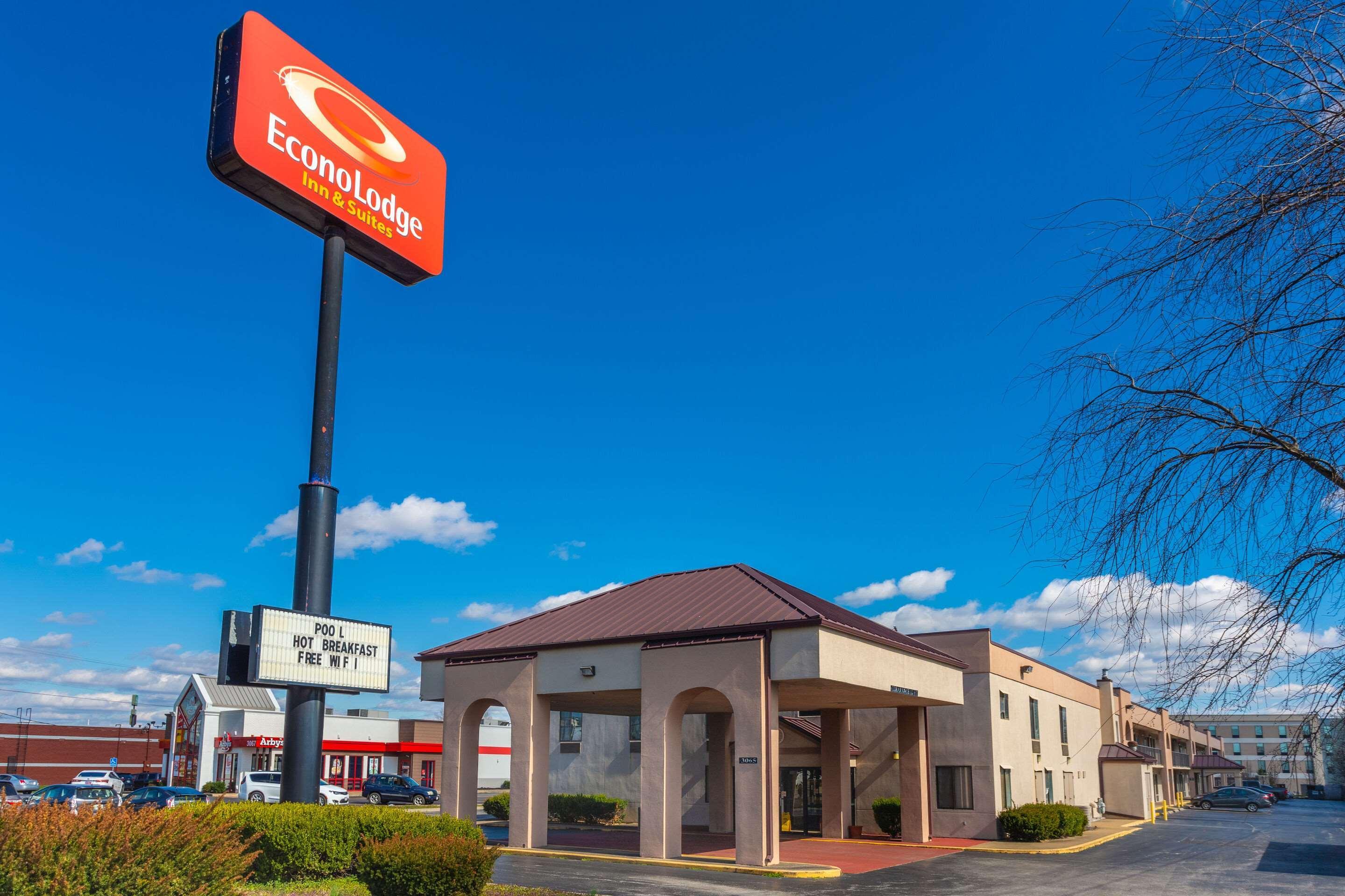 Econo Lodge & Suites Кларксвилл Экстерьер фото