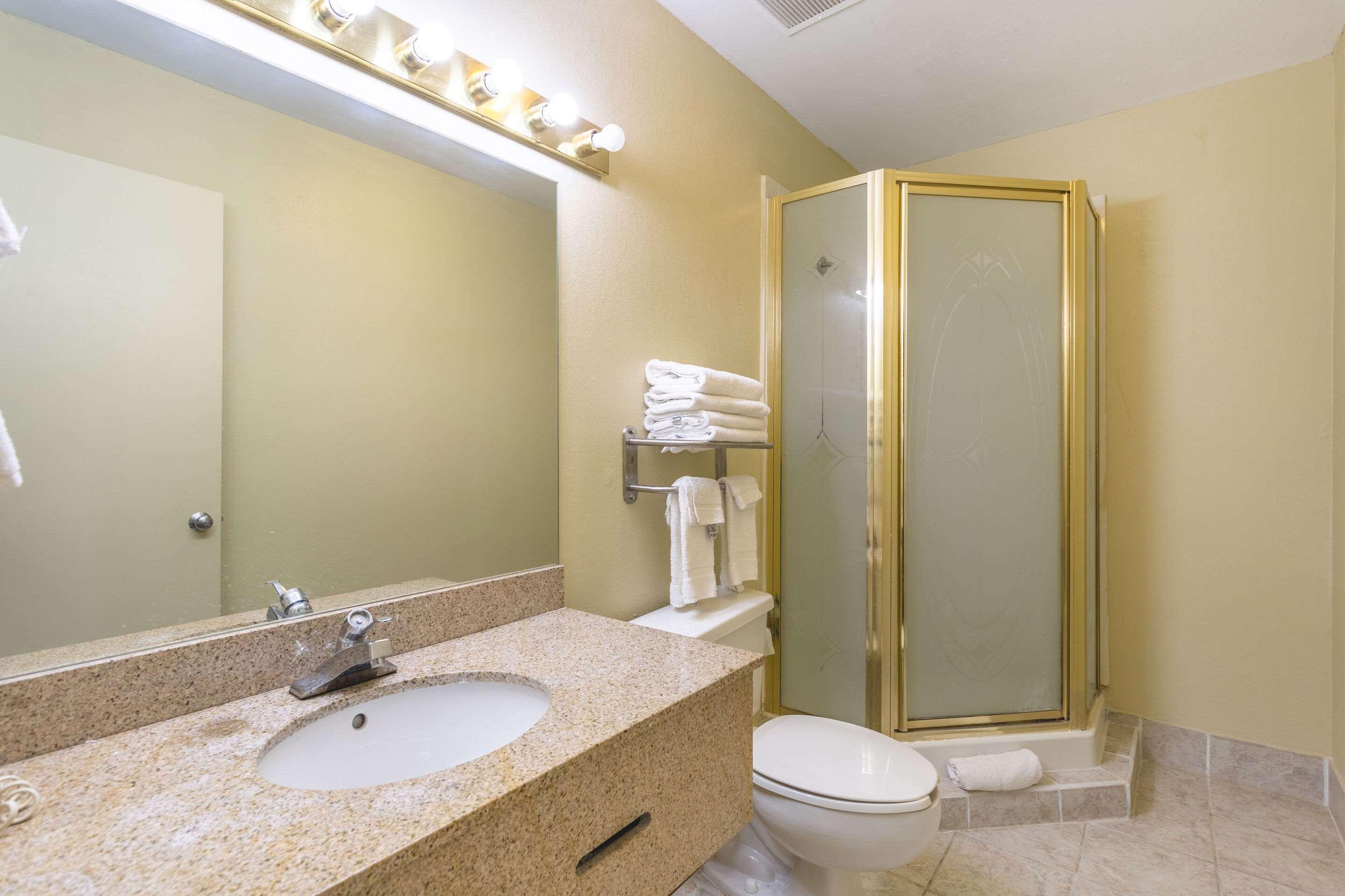Econo Lodge & Suites Кларксвилл Экстерьер фото