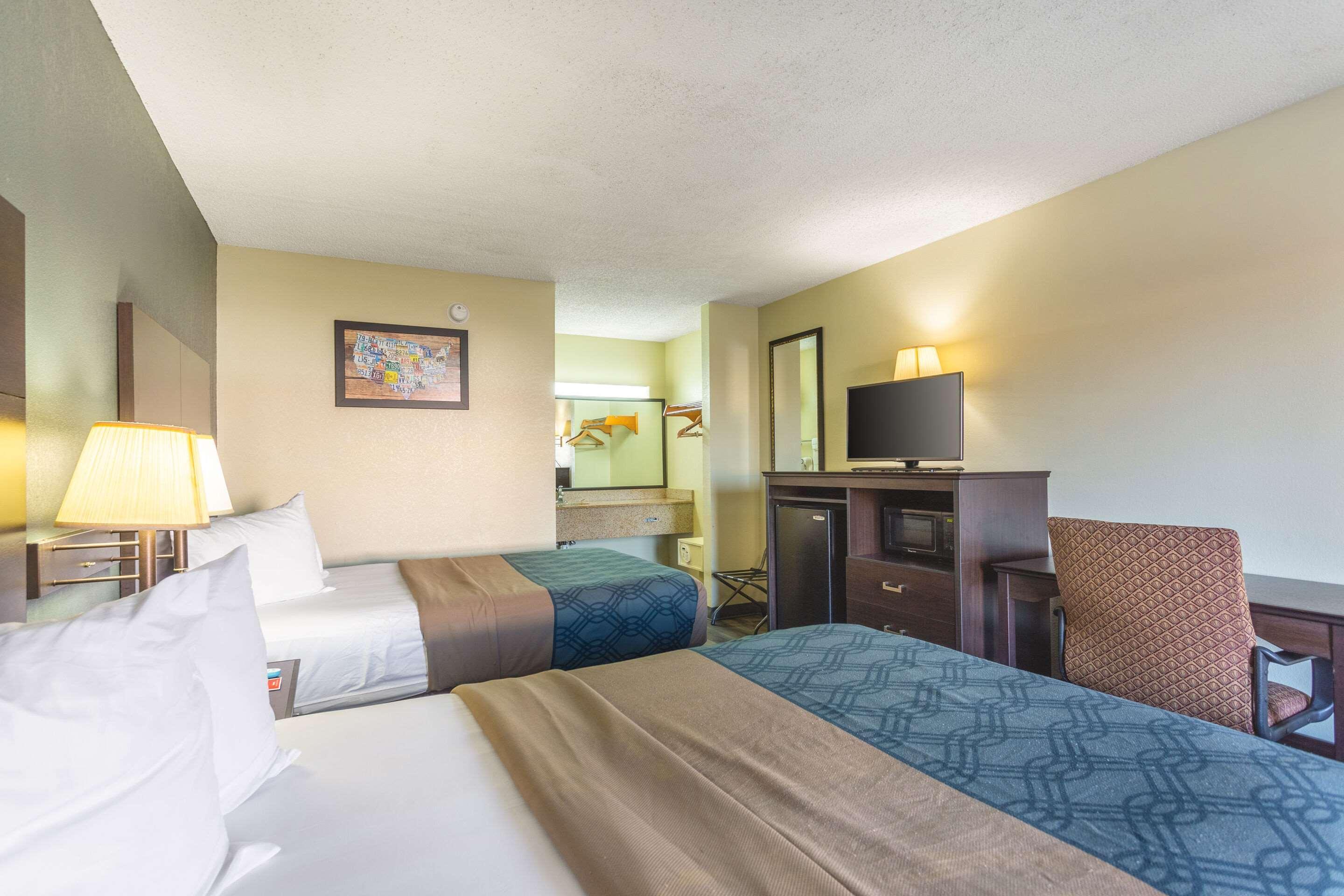 Econo Lodge & Suites Кларксвилл Экстерьер фото