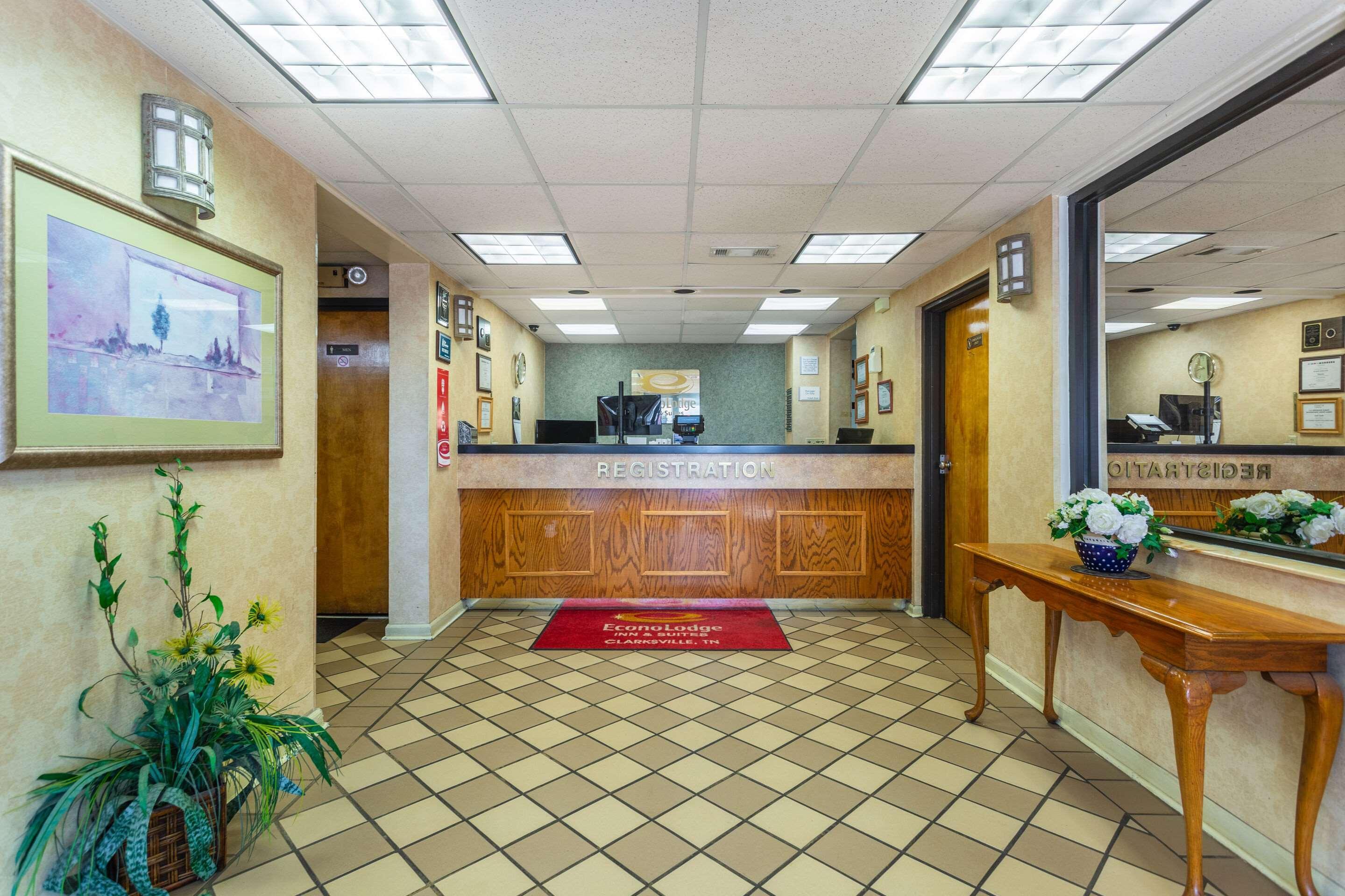 Econo Lodge & Suites Кларксвилл Экстерьер фото