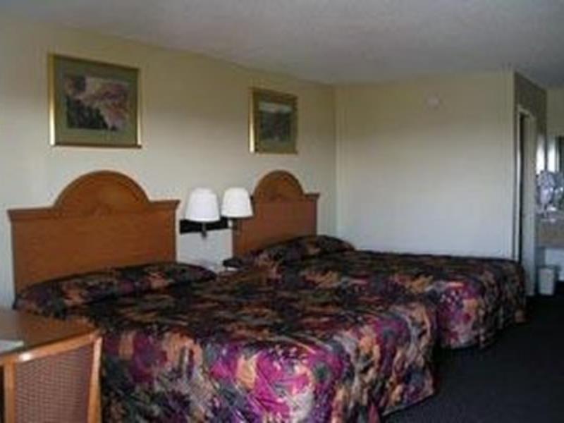 Econo Lodge & Suites Кларксвилл Экстерьер фото